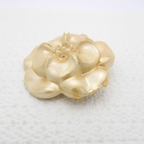 Vintage Light Gold Moonglow Flower Celluloid Pin - Picture 4 of 6